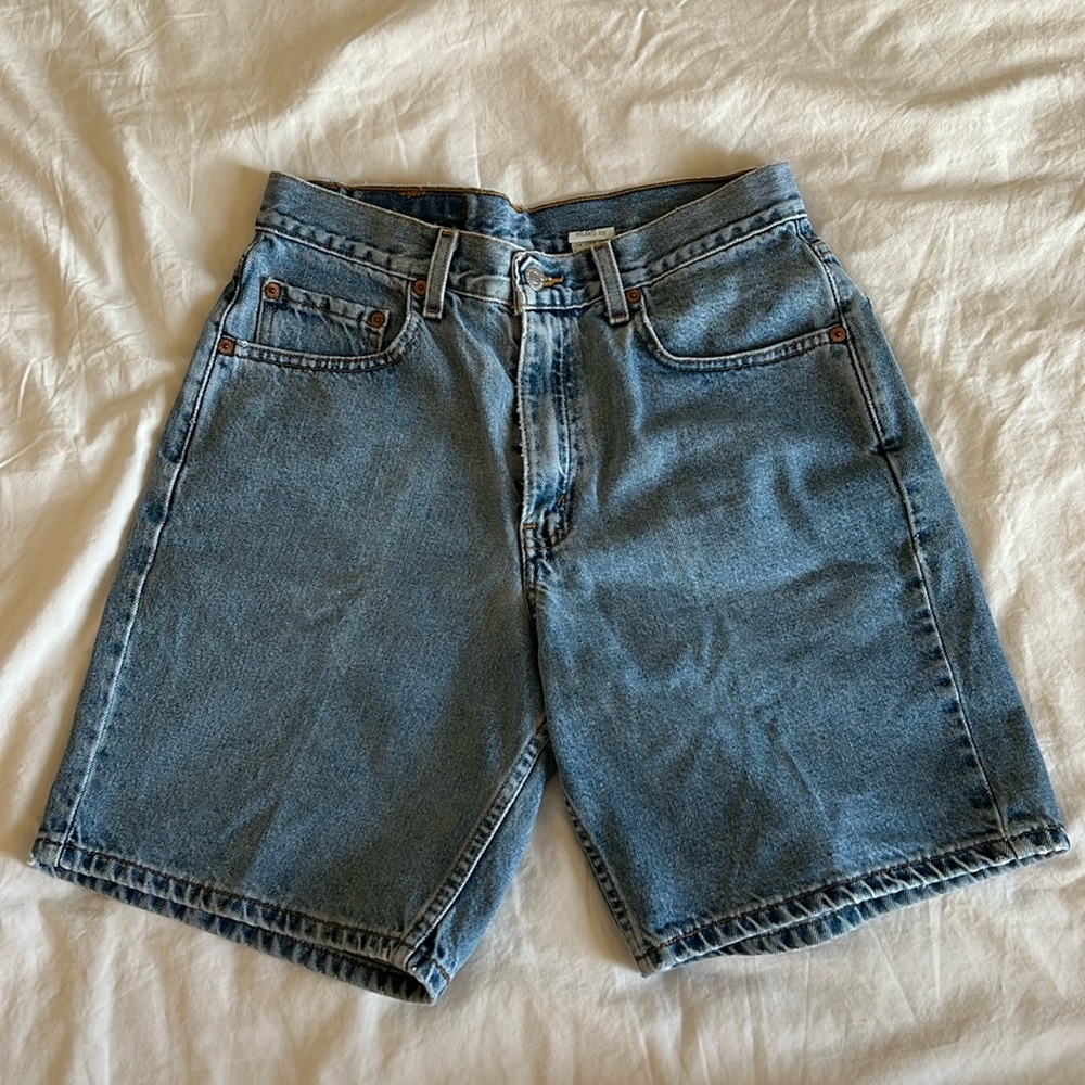 VINTAGE 90s LEVI’S 550 High Waisted Denim Jean Shorts 30 Mom Shorts Light Wash